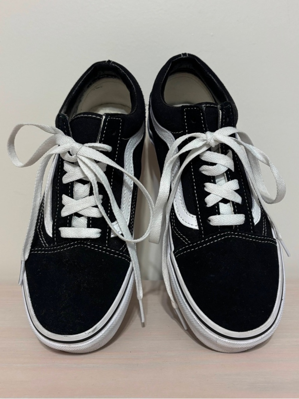 VANS Old Skool Black & White Shoes Sneakers | Women's 6.5